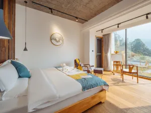 Floral Lux Hotel·Yichun Jiuyu Xinzhi Light Luxury Homestay (Mingyueshan Hot Spring Resort Branch)