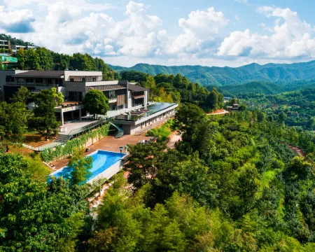 YASHAN TOURISM RESORT -Dalongshan Ecological Hotel Hotels in Dayu