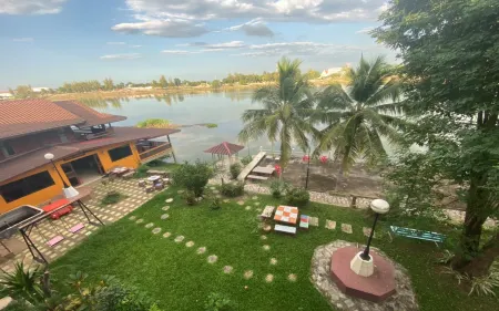 Techno Riverview Resort Отели в г. Kamphaeng Phet