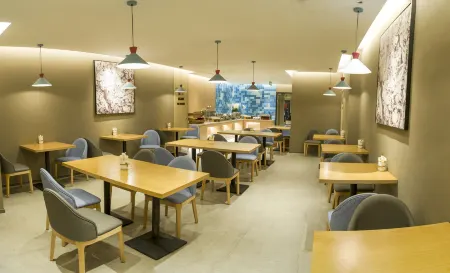 Homeinn Hotel (Chaoyang Xinhuaroad Commercial City) Отели в г. Чаоян