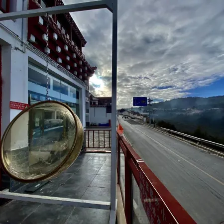 Deqin Snowy Land Shenchuan-Meili Eye View Hotel