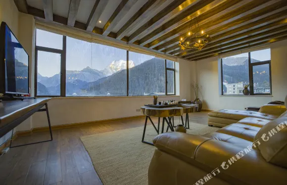 知白藝術酒店（稻城亞丁景區亞丁村店）