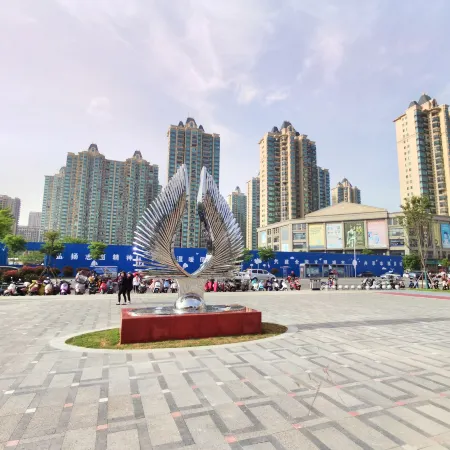 Fengwo Hotel (Xinyang High-speed Railway Station East Station)