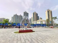 Fengwo Hotel (Xinyang High-speed Railway Station East Station)