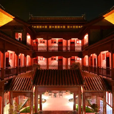 Sheqi Dongming Inn