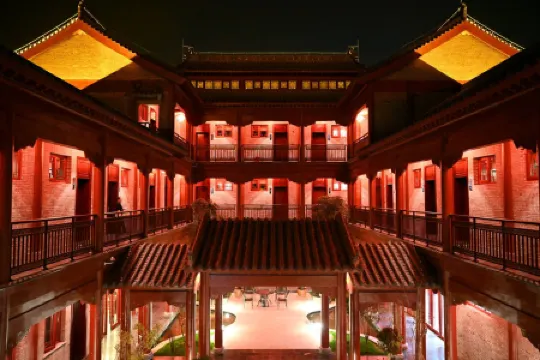 Sheqi Dongming Inn
