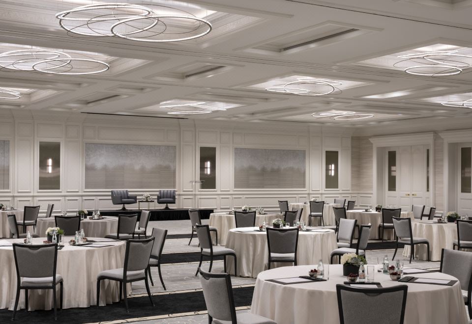 미시간 애비뉴가 보이는 시카고의 활기찬 거리