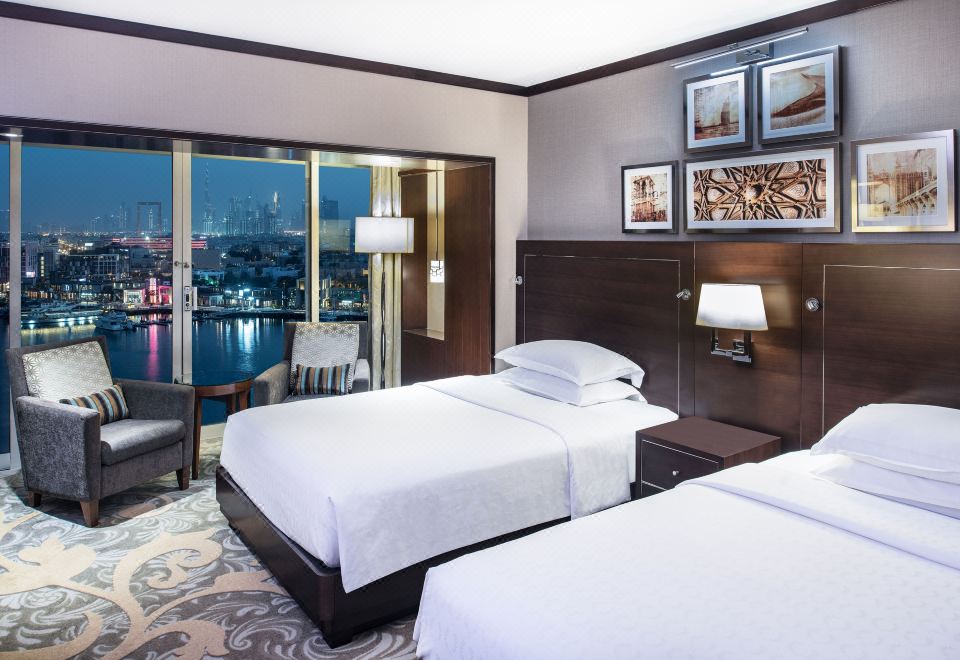 쉐라톤 두바이 크리크 호텔 레스토랑