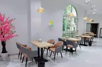 Zhongxian Xiangshan Bridge Forest E-sports Hotel - Pysäköinti