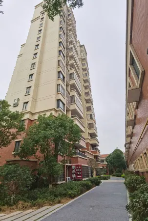 Yunjian Serviced Apartment (Zhangzhou Railway Station Branch)