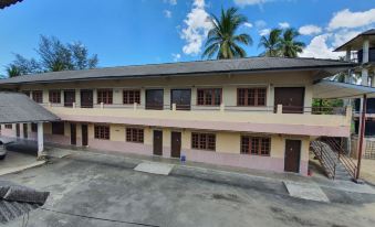 OYO 90278 Redzwan's Beach Resort