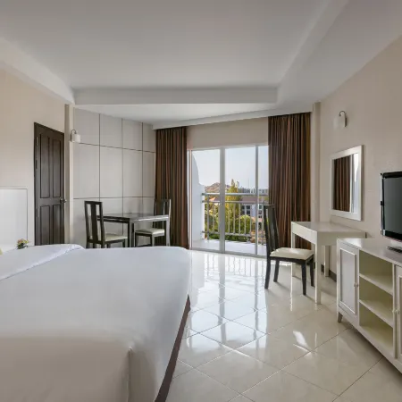 Seapine Beach Golf and Resort Hua Hin