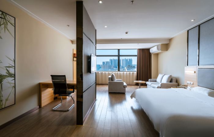 Tongxiang Hotel (Dawangshan Forest Park)