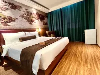 James Joyce Coffetel Hotel (Hami Yingbin Avenue)