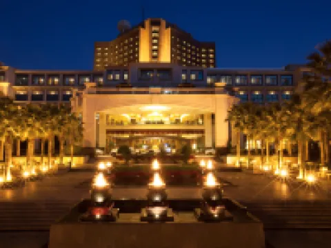 Zhongwei Green Lake Hotel Hotels near The Green Lake Park