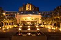 Zhongwei Green Lake Hotel Отели в г. Куньмин
