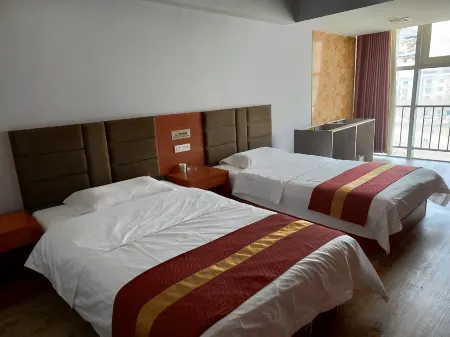 Yanchuan-Yulang E-sports Hotel Отели рядом с достопримечательностью «Huanghe Shequ Guojia Dizhi Park»