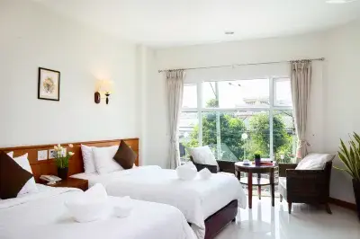 Kanchanaburi City Hotel فنادق في 