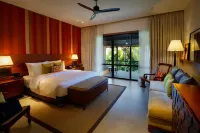 Cinnamon Bentota Beach - Signature Selection Отели в г. Бентота