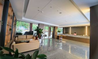 Roman Holiday Business Hotel (Suzhou Huaxia World Trade Plaza)