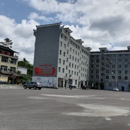 Guzhangxuanjia Inn