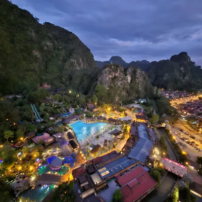 Onsen Premium Suites @ Tambun Ipoh Hotels near Sunway Lost World Theme Park : Hot Springs & Night Park