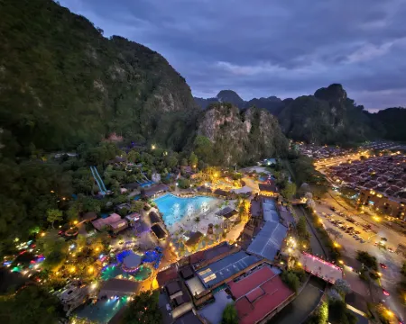 Onsen Premium Suites @ Tambun Ipoh Hotels in Ipoh