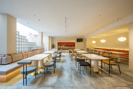 Atour X Hotel, Bailian Tongchuan Road Metro Station, Central, Shanghai Отели рядом с достопримечательностью «Zhenru Ancient Town»