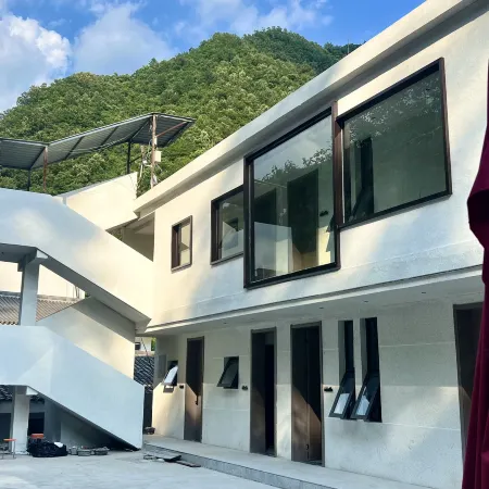 Ice and Snow Mountain Residence Homestay