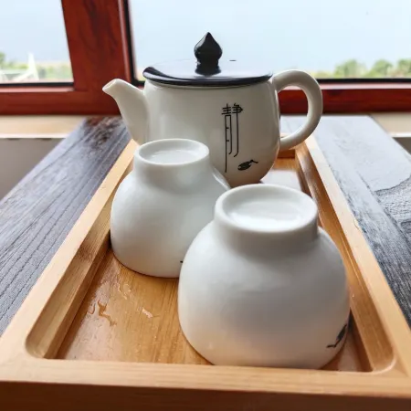 Juyuanju Scenic Apartment (Fuxian Lake)