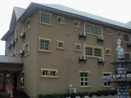 Gado International Hotels فنادق في Umu Ezeukwu