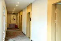 Junyi Hotel (Pingliangyi Gansu Medical College Branch)