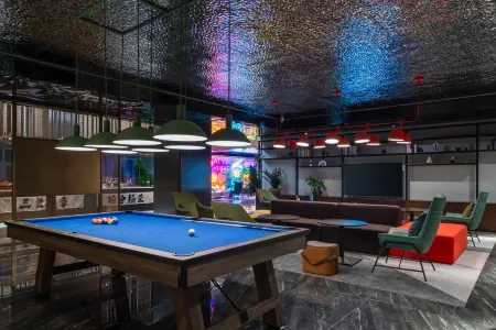 Nanhai Yuntian Hotel (Liupanshui Zhongshan District Government) Отели рядом с достопримечательностью «Bijiashan Park»