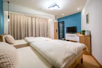 Qingdu Homestay (Leshan Zhanggongqiao Food Street) Hotels near Leshan Normal University