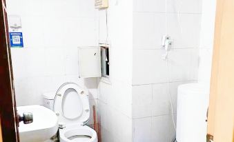 Cuihua Hostel Homestay (Huancheng South Road Metro Entrance)