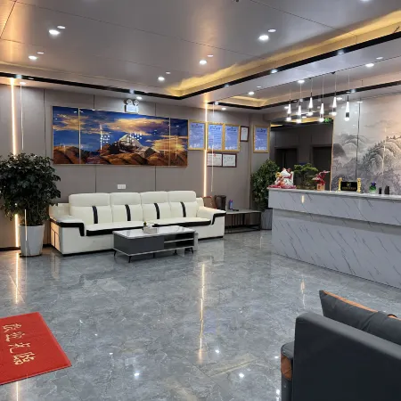 Purang Jinmantang Holiday Hotel
