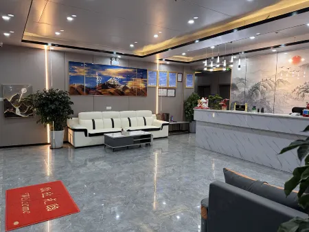 Purang Jinmantang Holiday Hotel