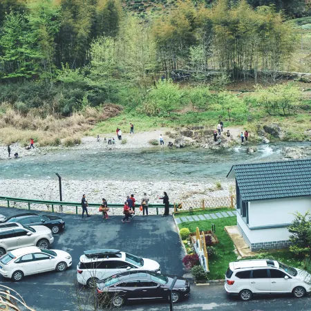 Mosu · Hongcun Xiangju | Mountain & Stream Rustic-Luxury Garden Stay (Three Trees Scenic Area)