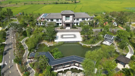 Hubei Mangrove Resort Hotel Отели рядом со станцией Hanshuan Railway Station