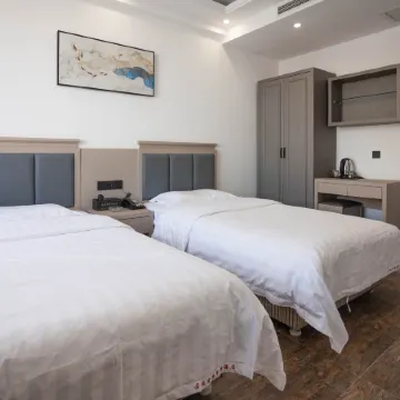 Dehui Longyun Ge Business Hotel