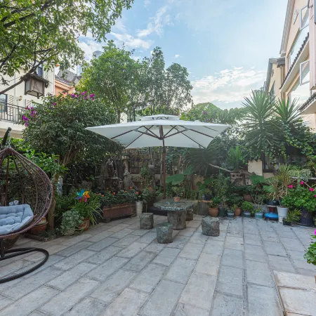 QiYue Shilan Homestay