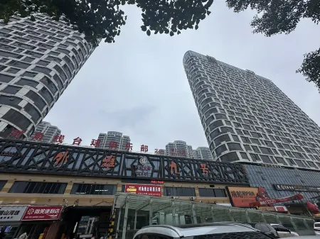 Xiaojinwu Homestay (Luohe Changjian East Bund Branch) Отели в г. Луохэ