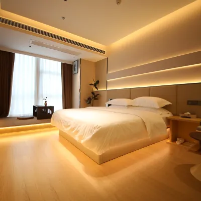 Fengqin Hotel (Shangrao High-Speed Railway Station) Hotels near Shangrao Railway Station