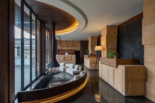 Boundary Mountain Hotel