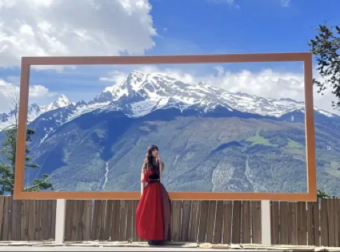 360° Panorama | Manxuege · Wild · Sunlit Golden Mountains · Snow Mountain View Boutique Inn Hoteles cerca de Haba Snow Mountain