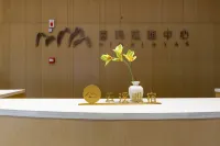 Yunxi Yasu. Designer Cinema Homestay