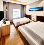 Daocheng Yading travel film hotel.