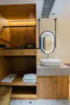 Lishe Lakeview Hotel (Southern Theater Command General Hospital Guangzhou Baima Clothing City) Hotels near Liuhua Lake Park