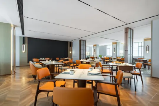 Yi long Hotel (Lang fang Station An c i Wanda Branch)