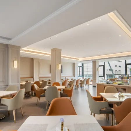 Vienna Hotel (Fuzhou Minhou Qingkou Automobile Town)